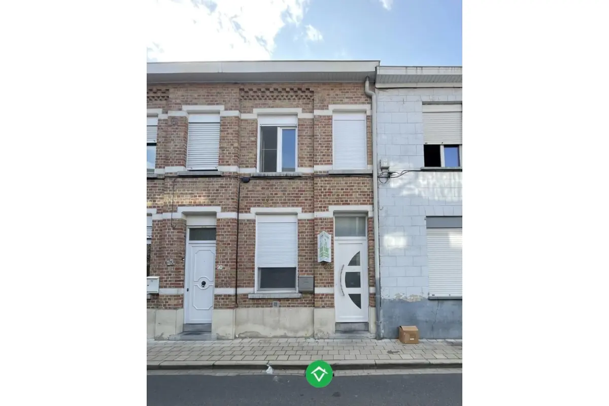 Huis te  koop in Roeselare 8800 165000.00€ 4 slaapkamers 120.00m² - Zoekertje 652186