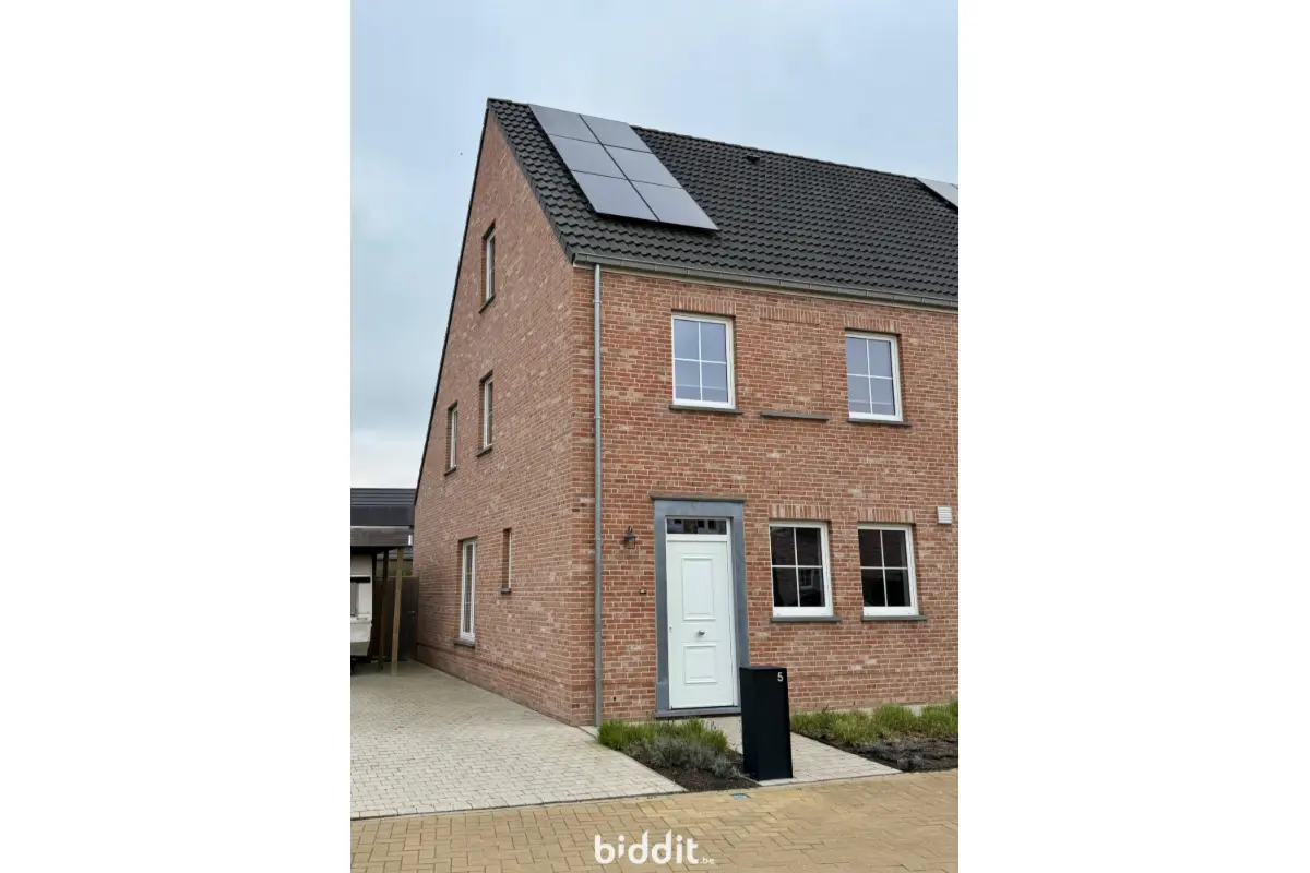 Huis te  koop in Lichtervelde 8810 385000.00€ 3 slaapkamers m² - Zoekertje 652932