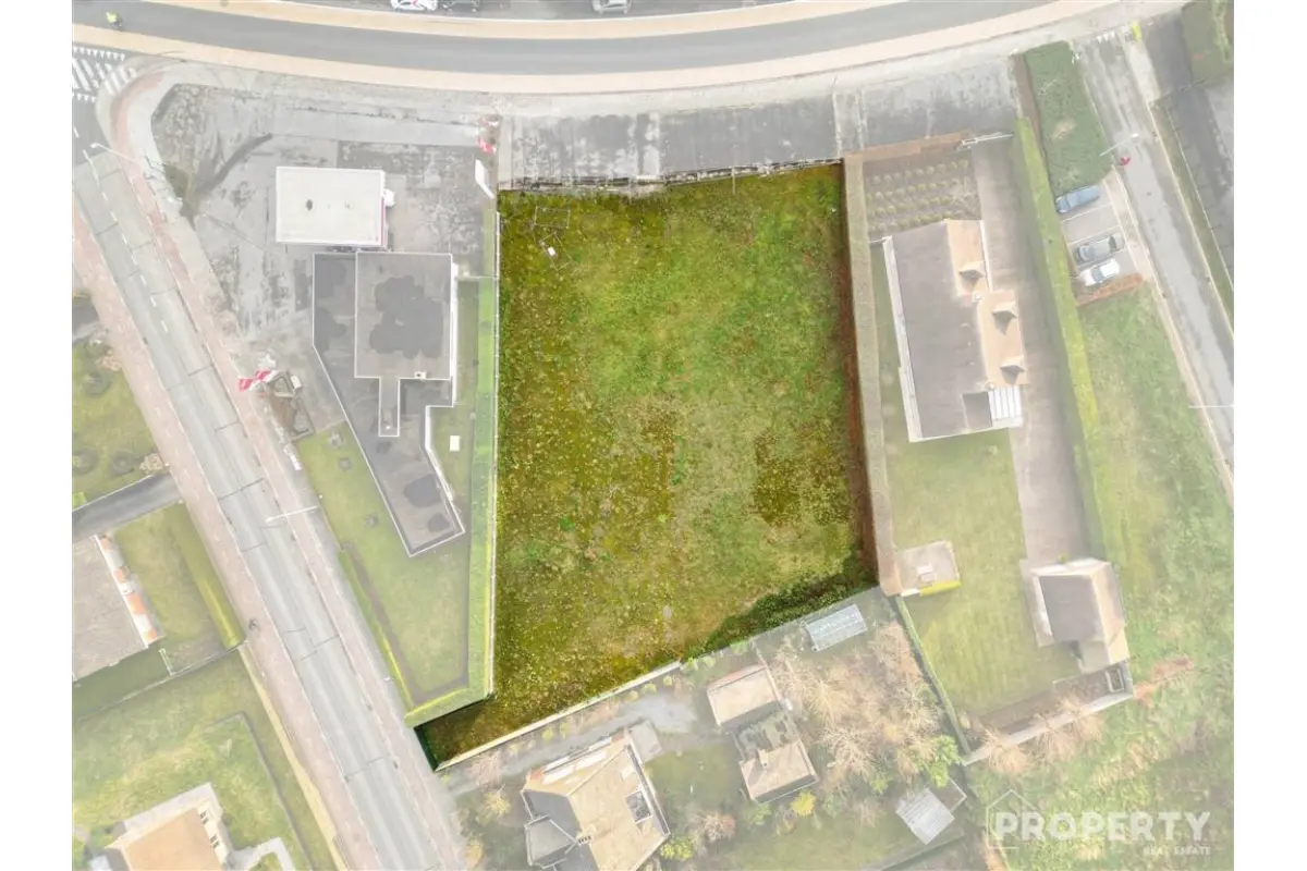 Grond te  koop in Oostrozebeke 8780 460000.00€  slaapkamers m² - Zoekertje 653021