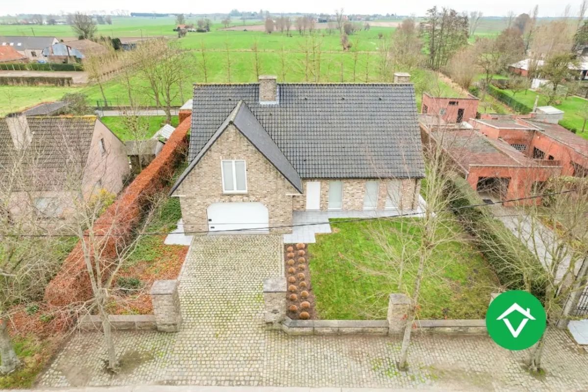 Huis te  koop in Ichtegem 8480 649000.00€ 4 slaapkamers 293.00m² - Zoekertje 653081
