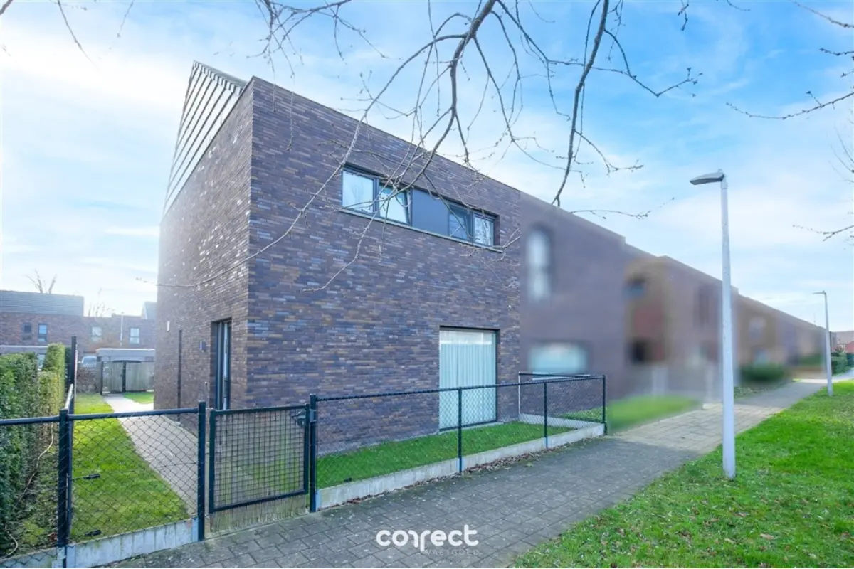 Huis te  huur in Assebroek 8310 1250.00€ 3 slaapkamers 150.00m² - Zoekertje 653256