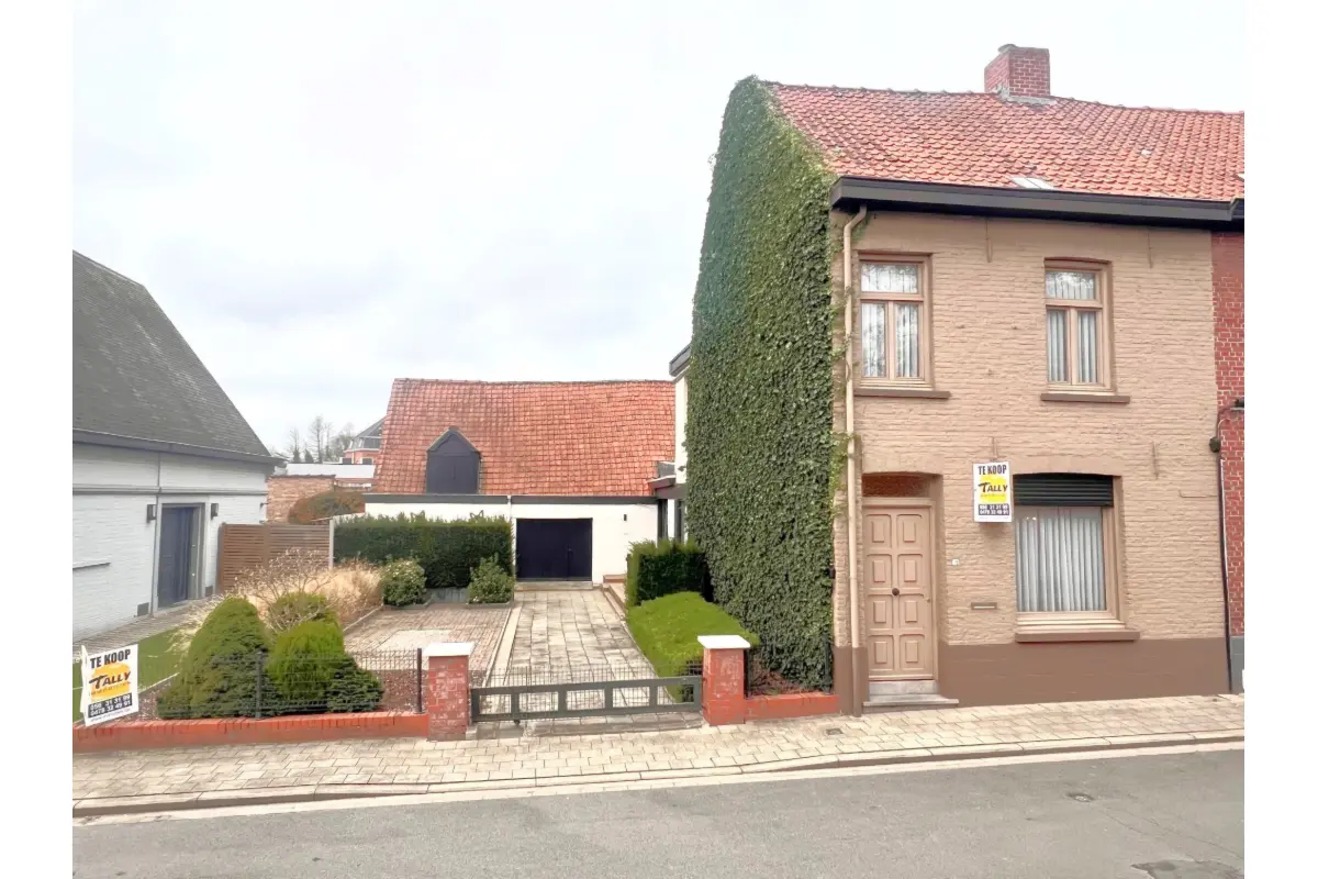 Huis te  koop in Menen 8930 165000.00€ 3 slaapkamers 260.00m² - Zoekertje 677553