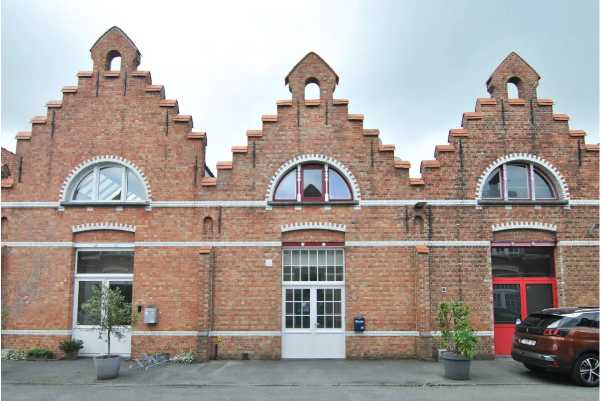 Handelszaak te  huur in Brugge 8000 1395.00€  slaapkamers m² - Zoekertje 653531