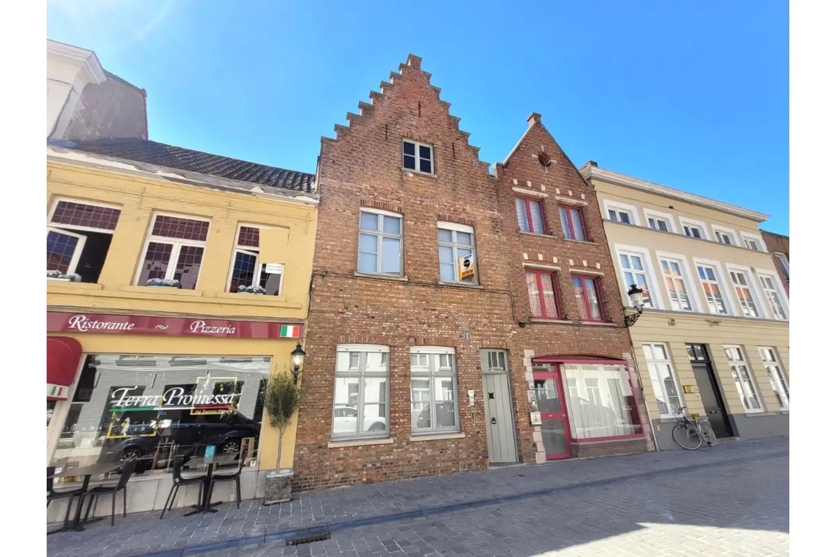 Huis te  huur in Brugge 8000 1100.00€ 3 slaapkamers m² - Zoekertje 653888