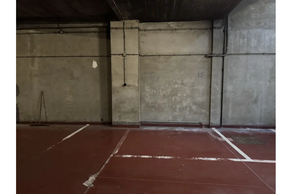 Parking & garage te  huur in Oostende 8400 100.00€  slaapkamers m² - Zoekertje 654482