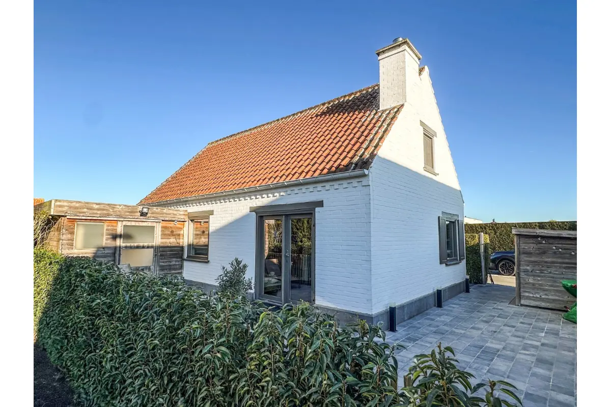 Villa te  koop in Oostduinkerke 8670 330000.00€ 3 slaapkamers m² - Zoekertje 655067