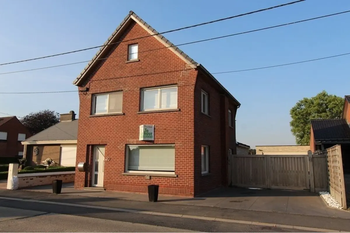 Huis te  huur in Handzame 8610 1050.00€ 3 slaapkamers 203.00m² - Zoekertje 657839