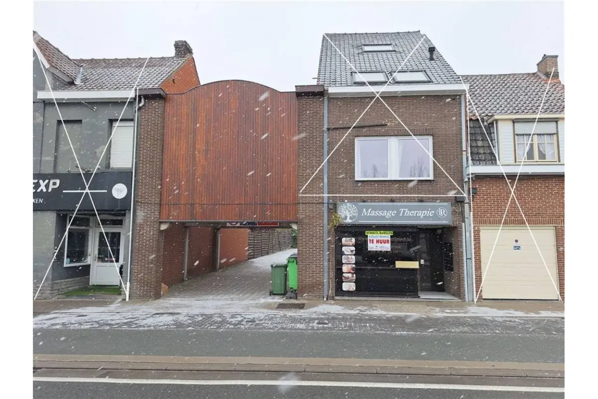 Handelszaak te  huur in Kortrijk 8500 700.00€  slaapkamers m² - Zoekertje 658224