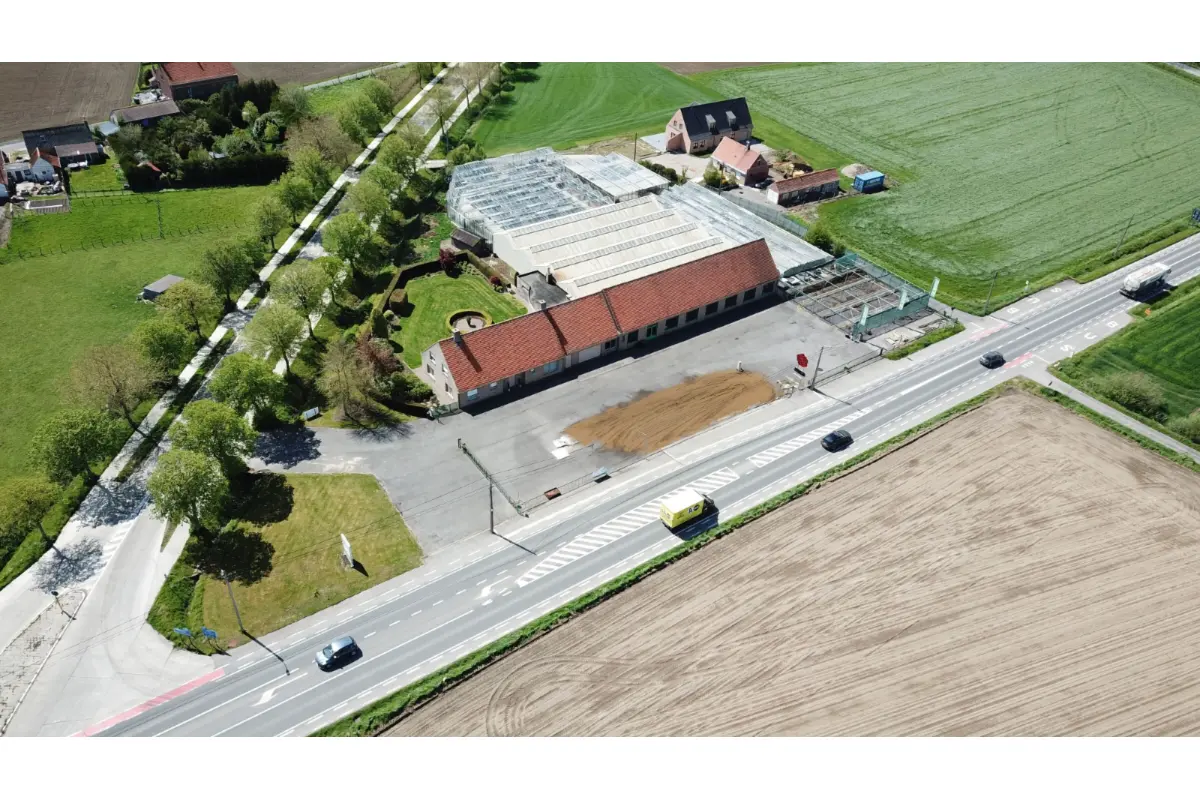 Huis te  koop in Lo-Reninge 8647 695000.00€ 4 slaapkamers 2900.00m² - Zoekertje 658708