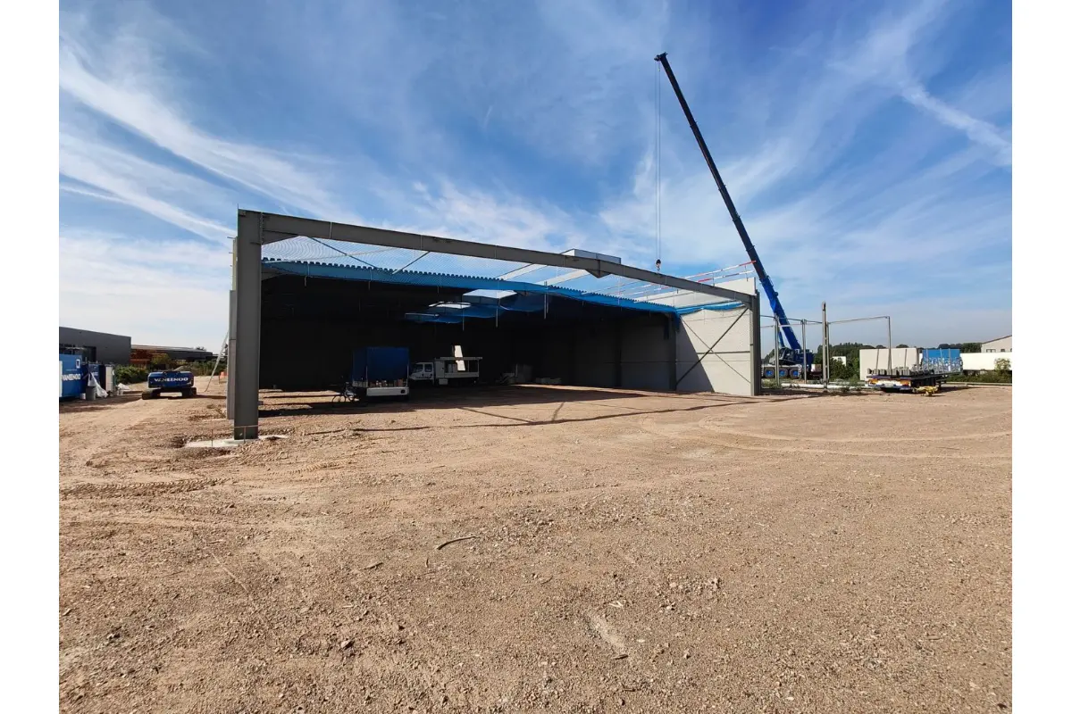 Handelszaak te  koop in Zedelgem 8210 457250.00€  slaapkamers 335.00m² - Zoekertje 658705