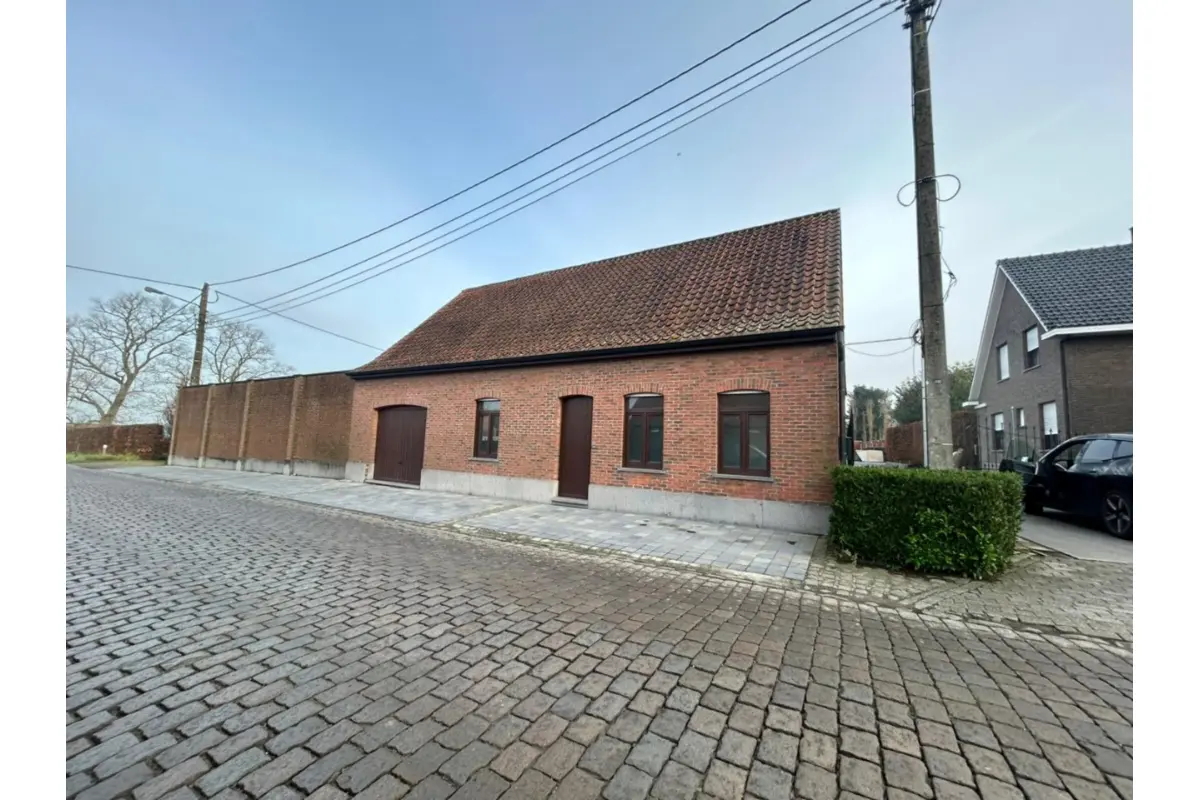 Huis te  huur in Aarsele 8700 875.00€ 3 slaapkamers 176.00m² - Zoekertje 658606