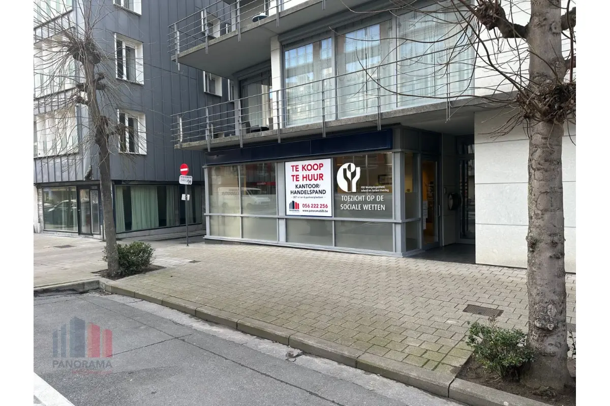 Handelszaak te  koop in Kortrijk 8500 830000.00€  slaapkamers 387.00m² - Zoekertje 660138