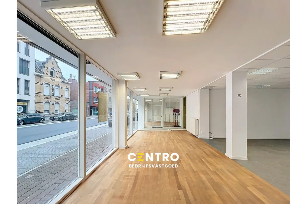Handelszaak te  huur in Roeselare 8800 2000.00€  slaapkamers 450.00m² - Zoekertje 659954