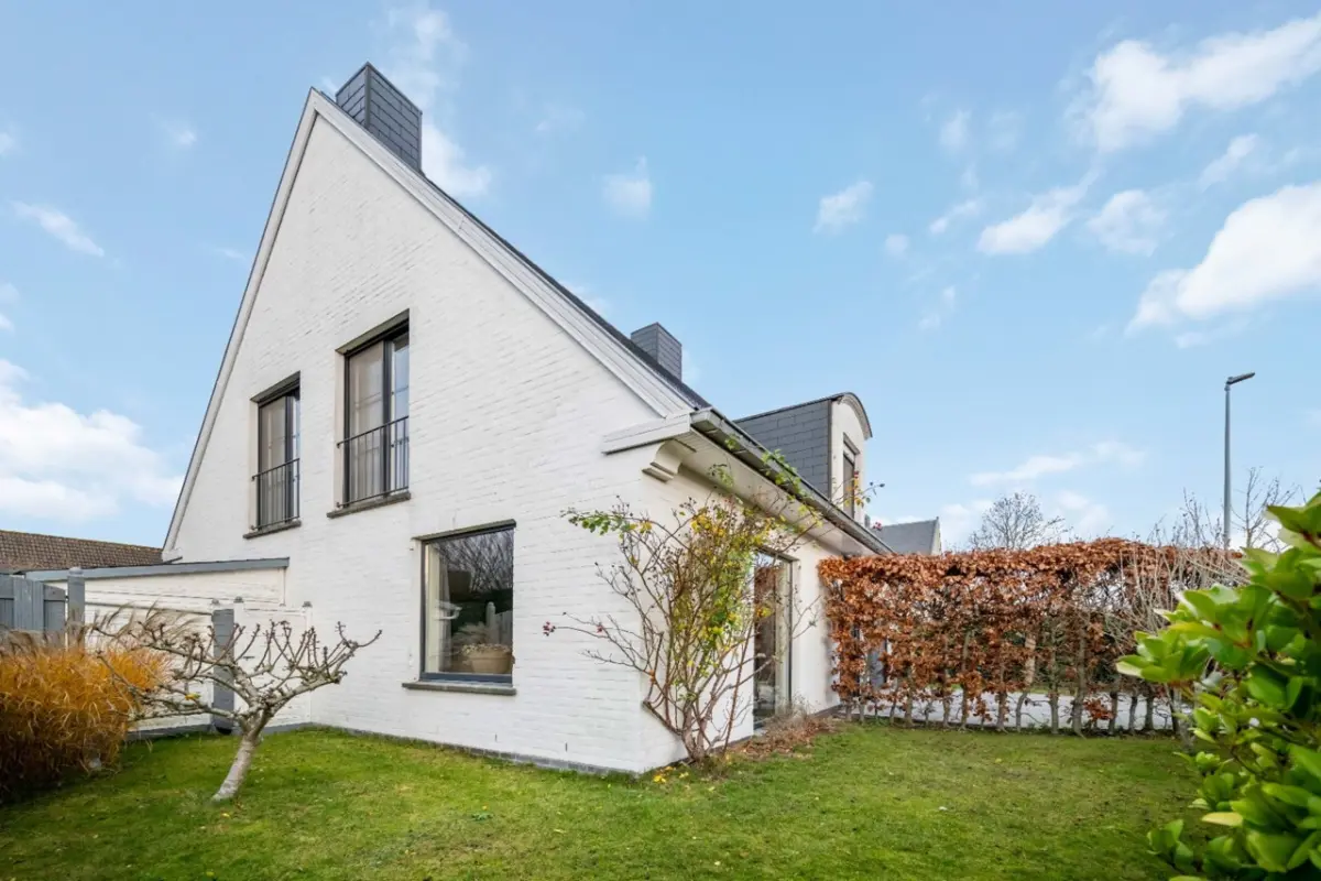 Huis te  koop in Sint-Kruis 8310 449000.00€ 5 slaapkamers 164.00m² - Zoekertje 660427