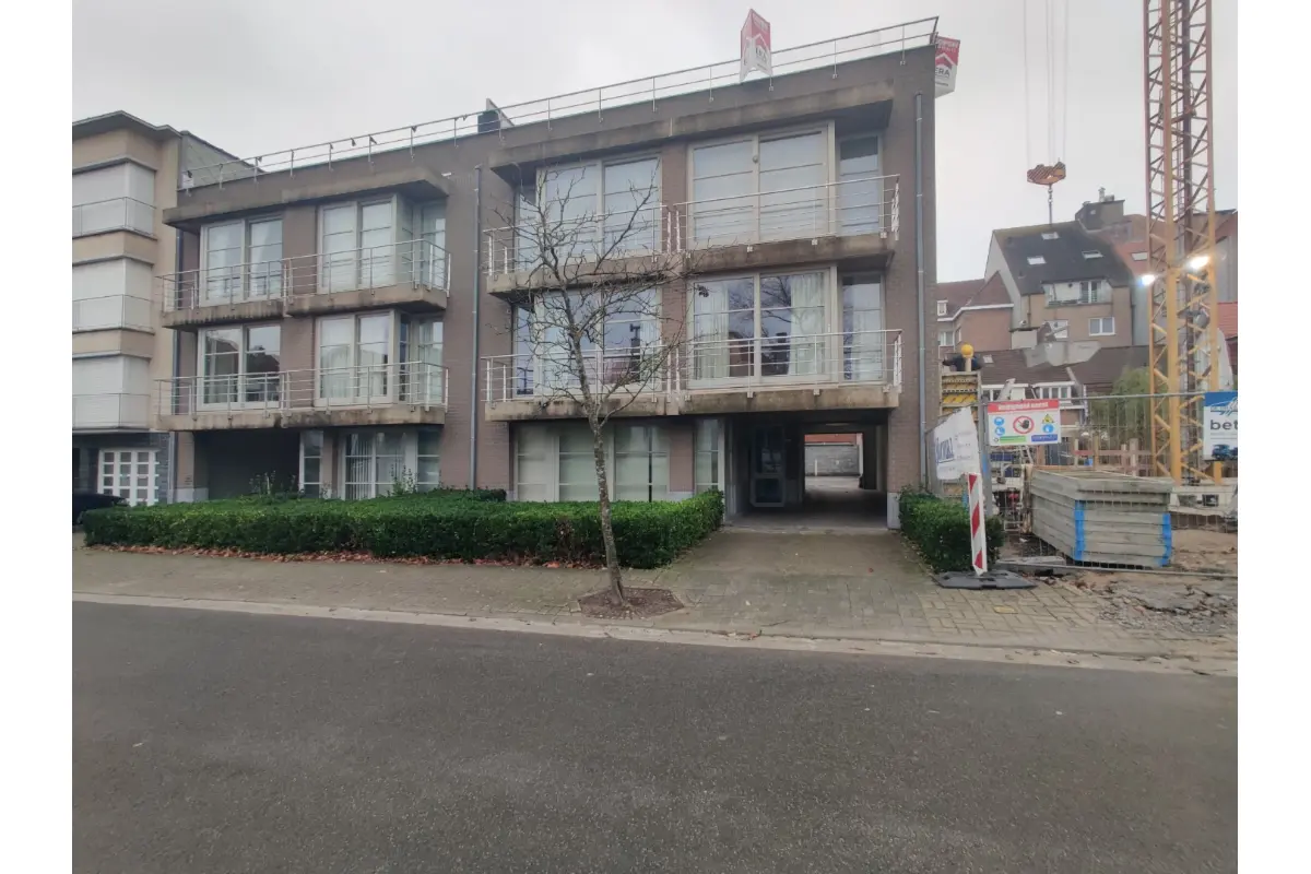 Parking & garage te  huur in Koksijde 8670 800.00€  slaapkamers m² - Zoekertje 661112