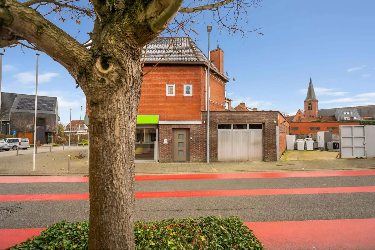 Huis te  koop in Hulste 8531 390000.00€ 3 slaapkamers 216.00m² - Zoekertje 662405