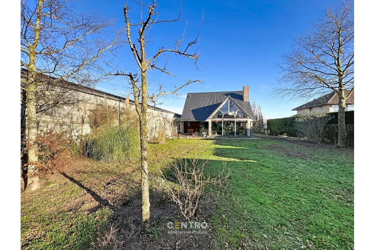 Handelszaak te  koop in Roeselare 8800 0.00€ 4 slaapkamers 766.00m² - Zoekertje 662072