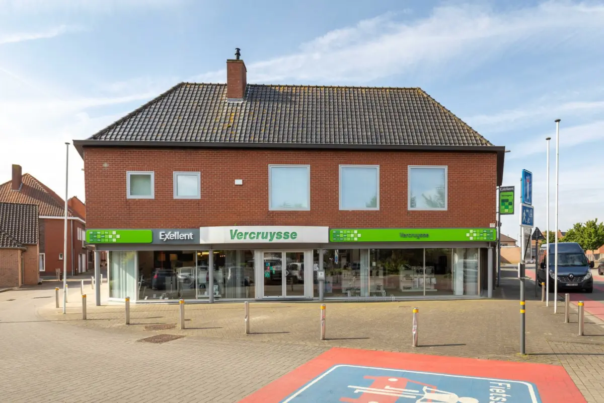 Handelszaak te  koop in Hulste 8531 883000.00€  slaapkamers 923.00m² - Zoekertje 662406