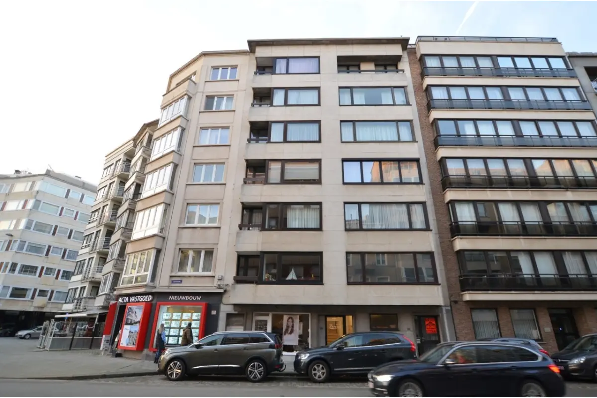 Appartement te  koop in Oostende 8400 150000.00€ 2 slaapkamers m² - Zoekertje 663048