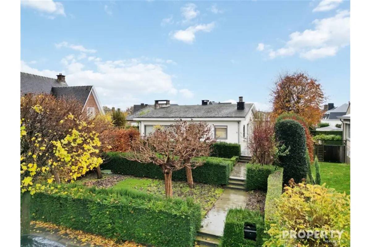 Huis te  koop in Harelbeke 8530 379000.00€ 4 slaapkamers 301.00m² - Zoekertje 663627