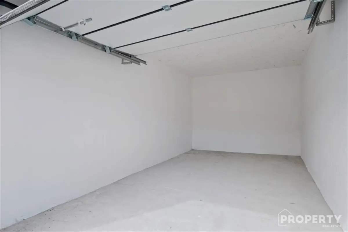 Parking & garage te  koop in Wevelgem 8560 27500.00€  slaapkamers m² - Zoekertje 663630