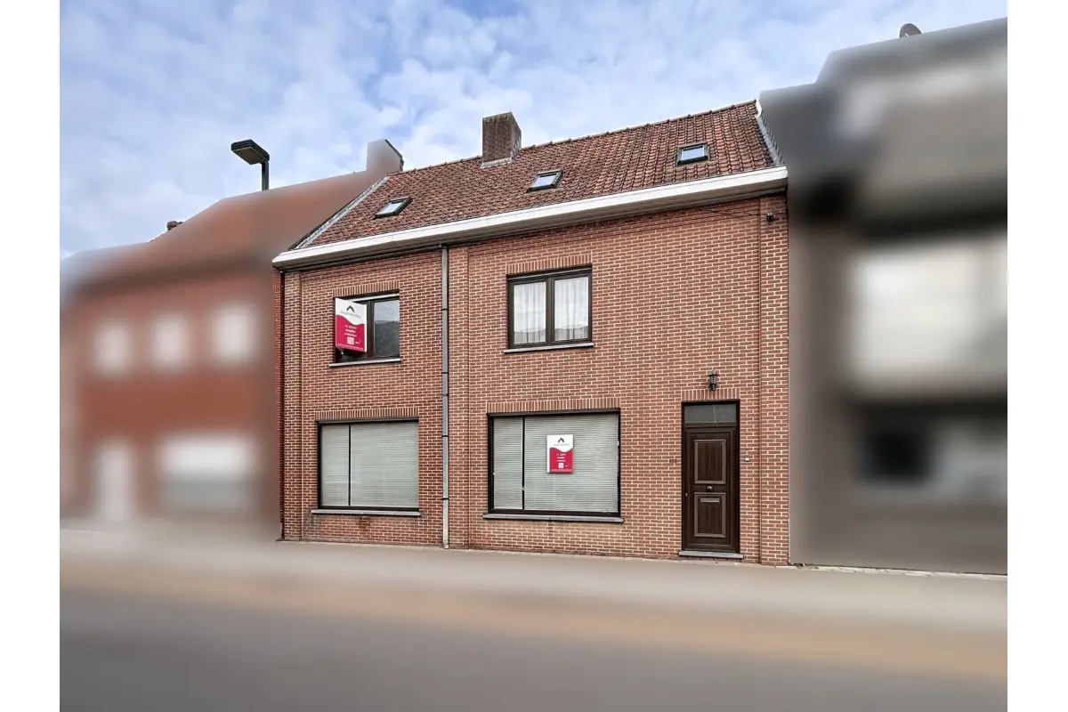 Huis te  koop in Wielsbeke 8710 379000.00€ 5 slaapkamers 223.00m² - Zoekertje 664171