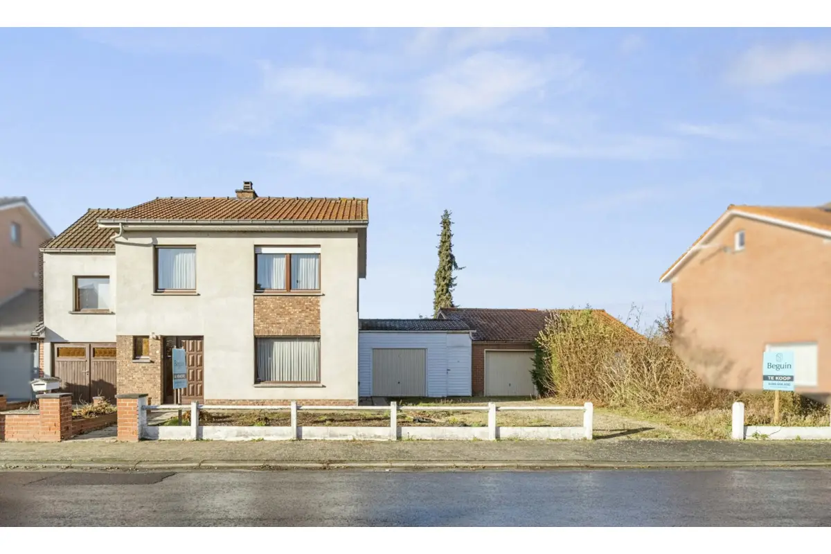 Huis te  koop in Spiere-Helkijn 8587 299000.00€ 4 slaapkamers 180.00m² - Zoekertje 664176