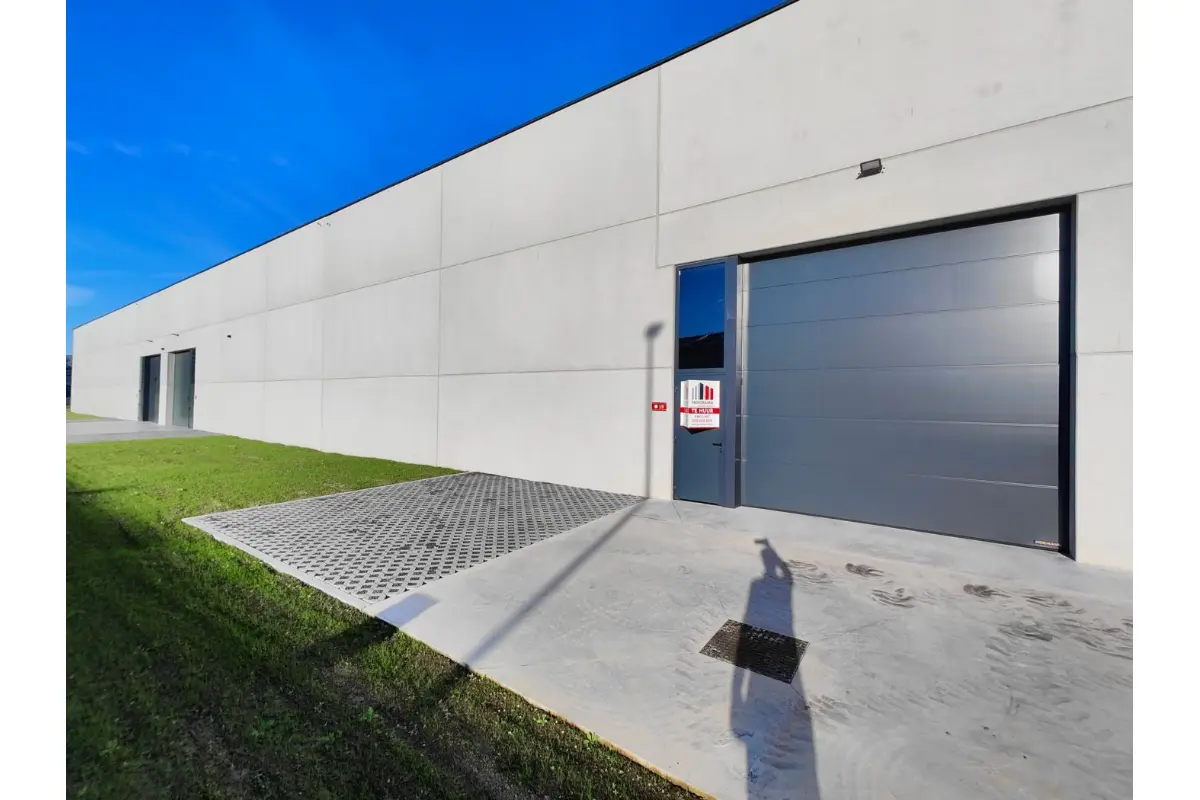 Handelszaak te  huur in Brugge 8000 1295.00€  slaapkamers 262.00m² - Zoekertje 663549