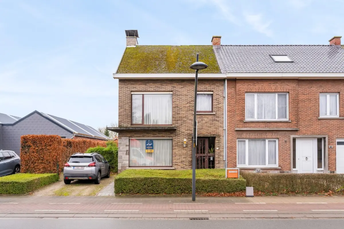 Huis te  koop in Roeselare 8800 274500.00€ 3 slaapkamers 133.00m² - Zoekertje 665066