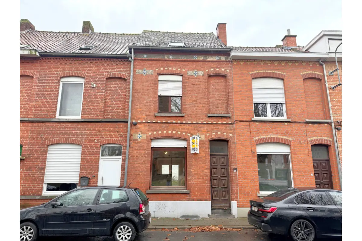 Huis te  koop in Menen 8930 123000.00€ 3 slaapkamers 107.00m² - Zoekertje 665154