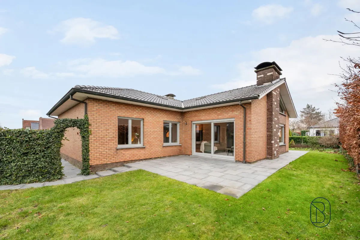 Bungalow te  koop in Sint-Eloois-Vijve 8793 375000.00€ 3 slaapkamers 160.00m² - Zoekertje 665670