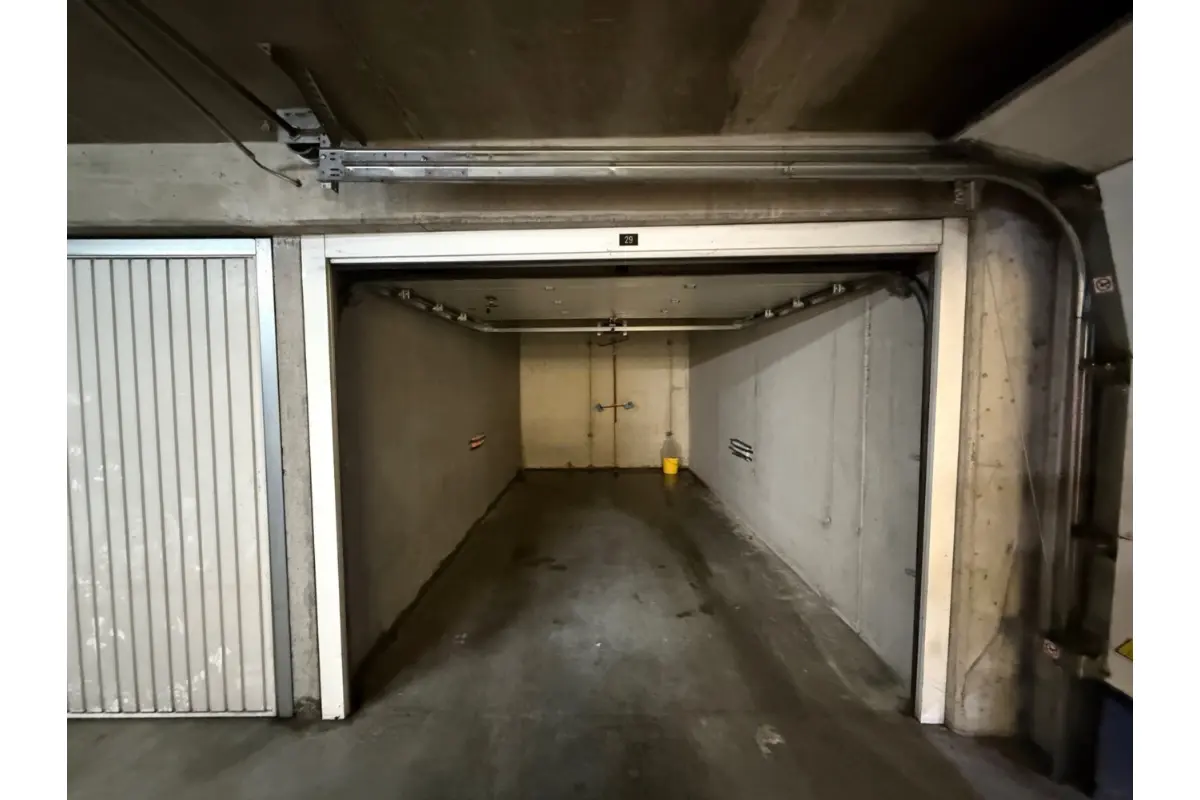Parking & garage te  huur in Oostende 8400 150.00€  slaapkamers m² - Zoekertje 667022