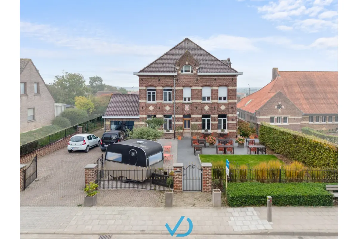 Herenhuis te  koop in Nieuwkerke 8950 850000.00€ 2 slaapkamers 319.00m² - Zoekertje 667062