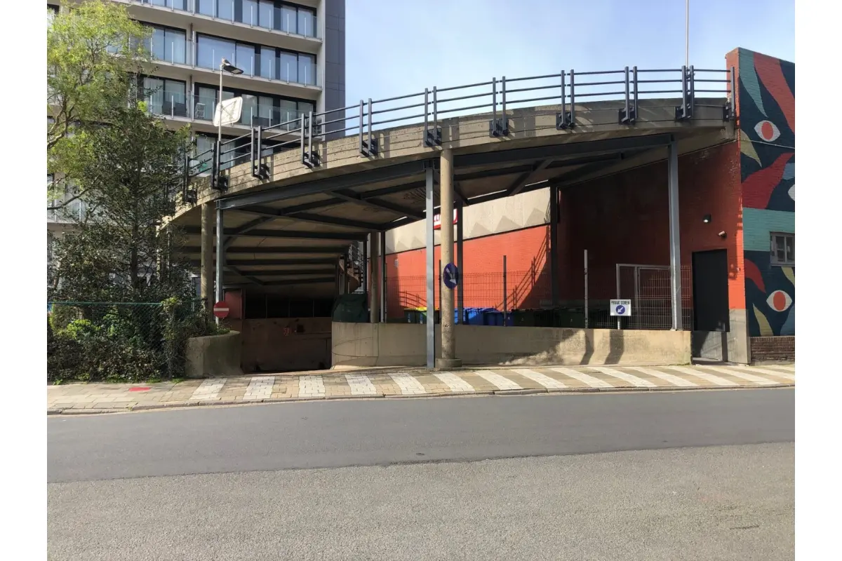 Parking & garage te  huur in Oostende 8400 120.00€  slaapkamers m² - Zoekertje 667021