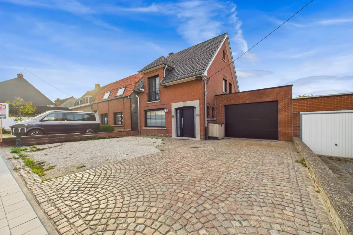 Huis te  koop in Lauwe 8930 319000.00€ 3 slaapkamers 196.00m² - Zoekertje 667250