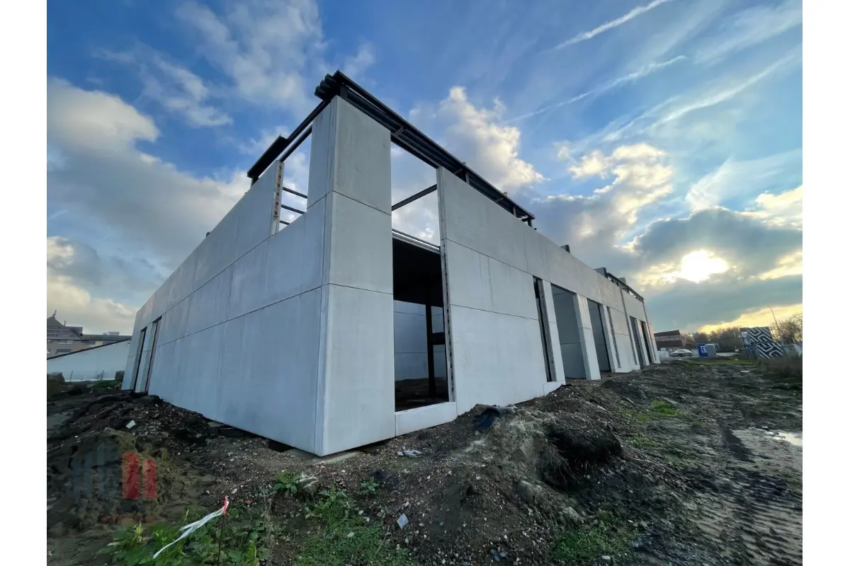 Handelszaak te  koop in Meulebeke 8760 342950.00€  slaapkamers 246.00m² - Zoekertje 666992