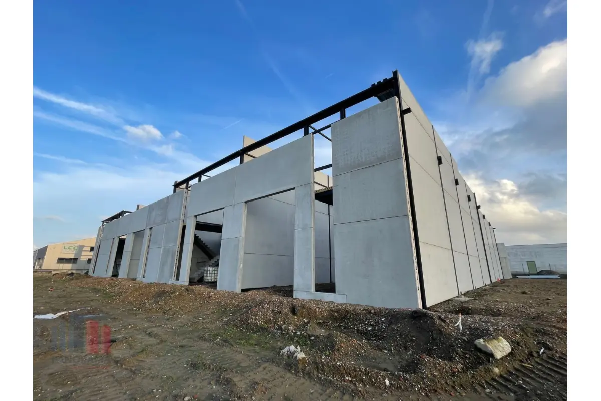 Handelszaak te  koop in Meulebeke 8760 246050.00€  slaapkamers 175.00m² - Zoekertje 666990