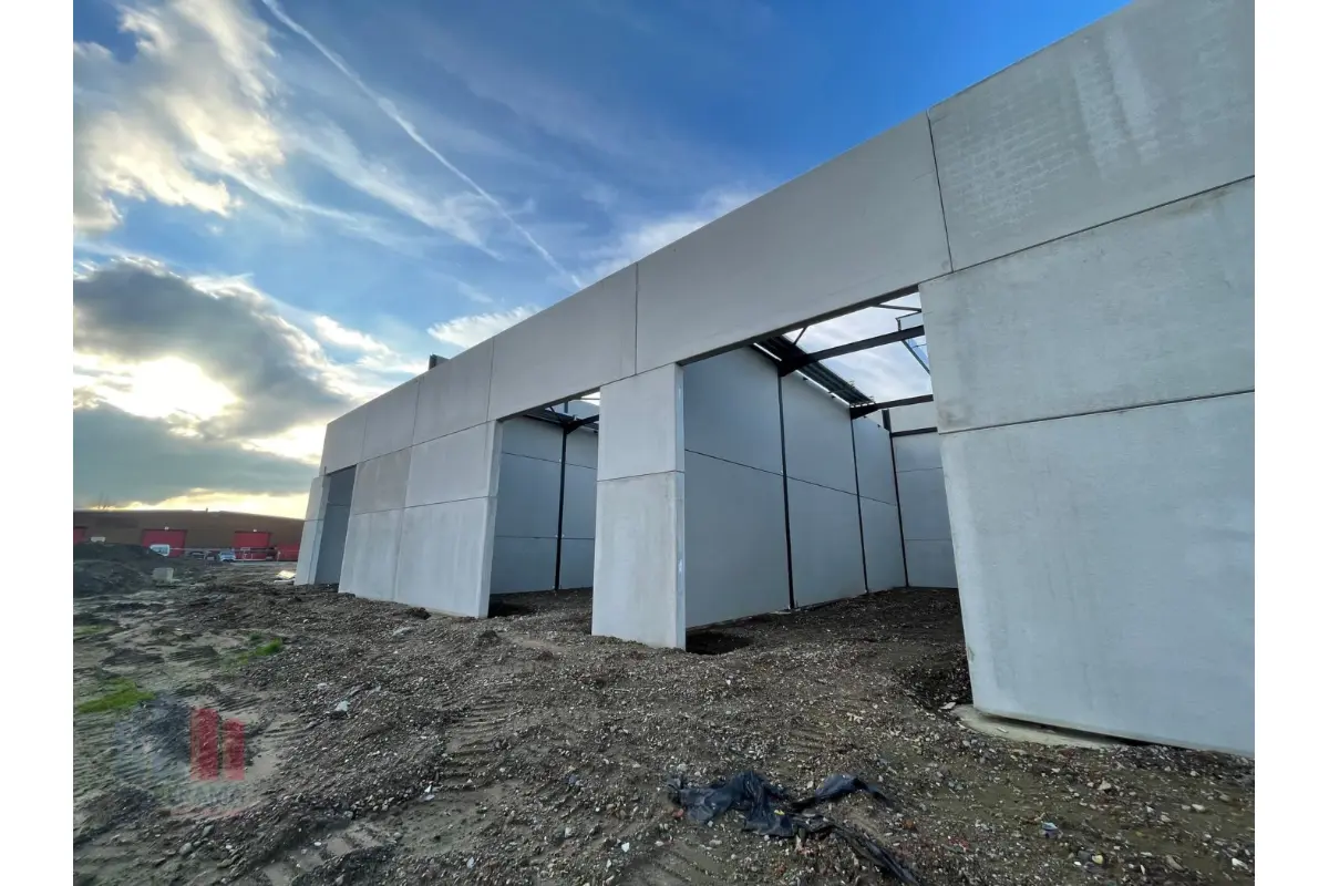 Handelszaak te  koop in Meulebeke 8760 399950.00€  slaapkamers 281.00m² - Zoekertje 666993