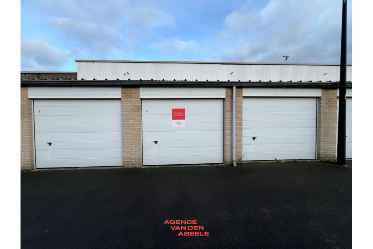 Box te  koop in Sint-Andries 8200 42500.00€  slaapkamers m² - Zoekertje 667726