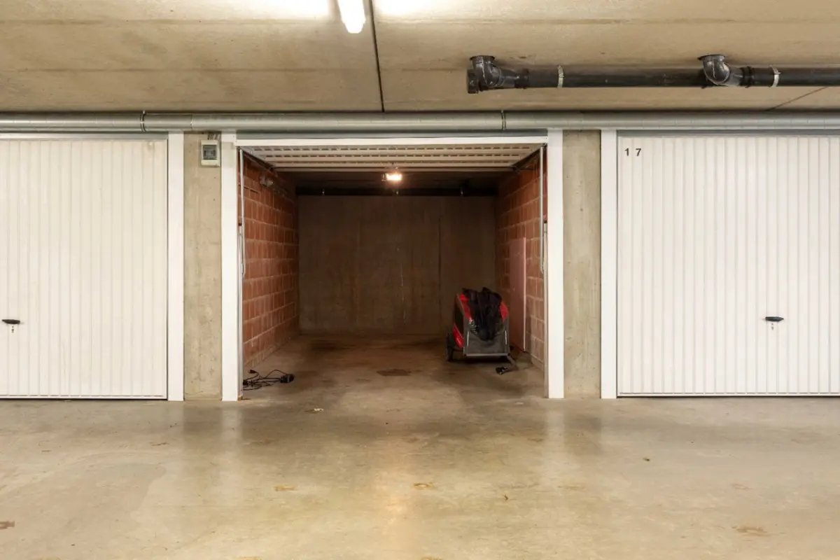 Parking & garage te  huur in Assebroek 8310 90.00€  slaapkamers m² - Zoekertje 667719