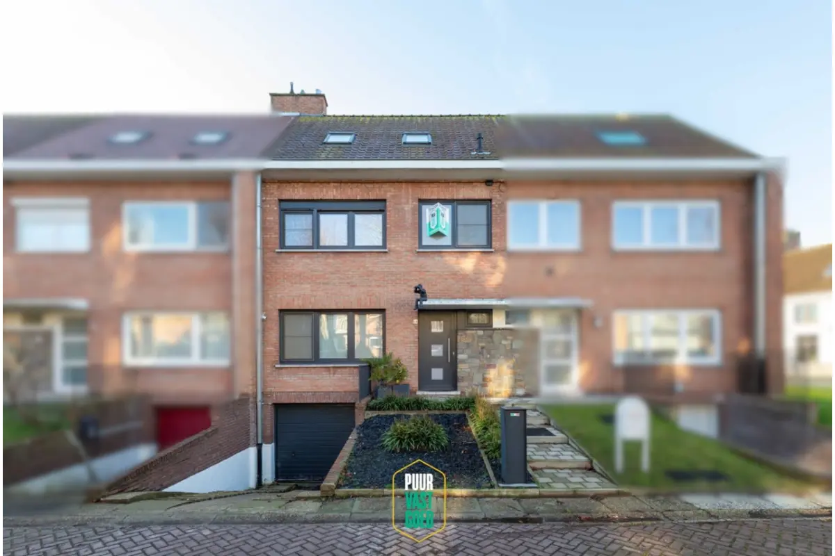 Huis te  koop in Sint-Andries 8200 382000.00€ 3 slaapkamers 121.00m² - Zoekertje 667718