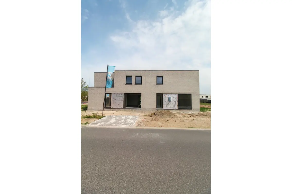 Huis te  koop in Oostduinkerke 8670 453468.00€ 3 slaapkamers 149.00m² - Zoekertje 670084