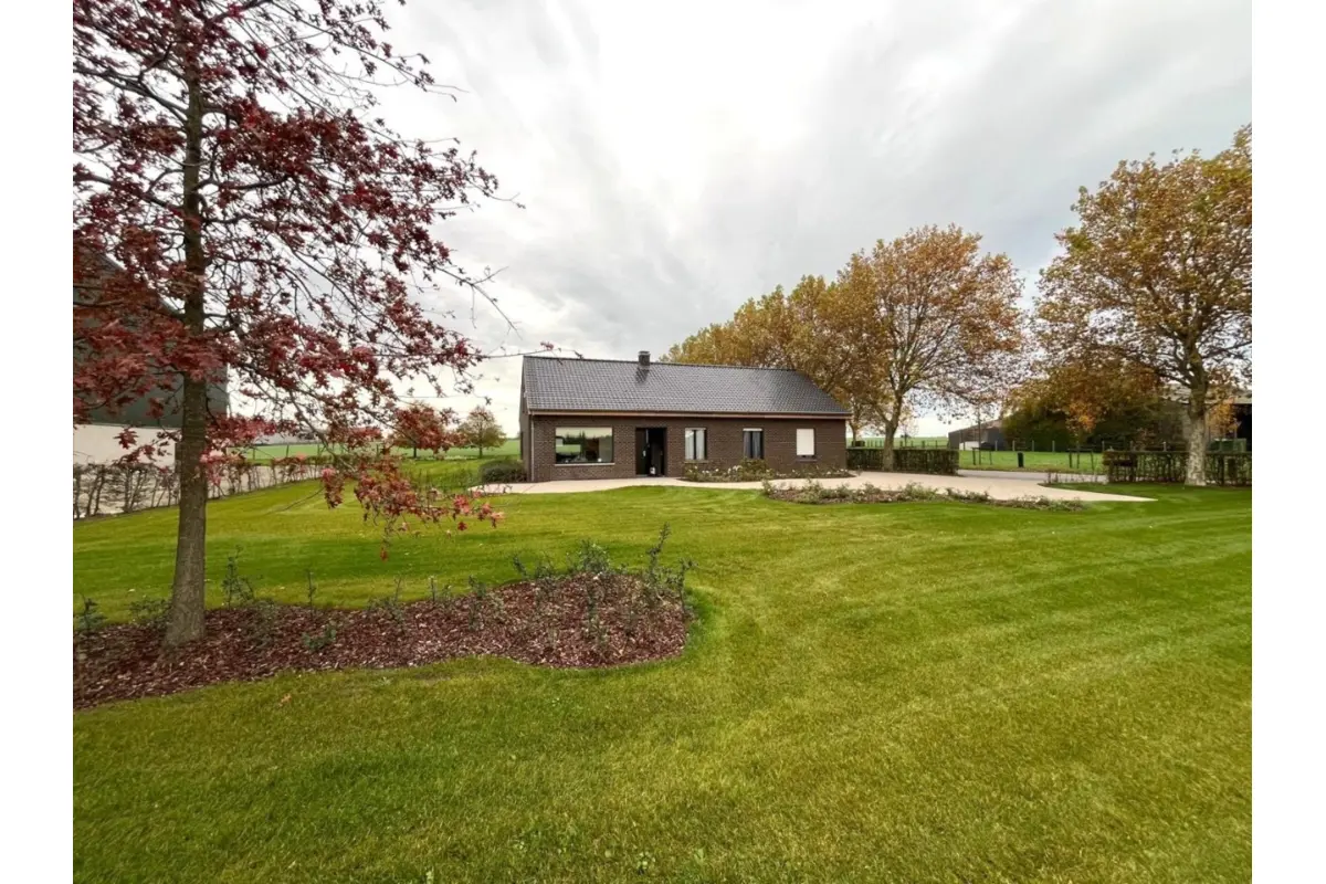 Huis te  huur in Tielt 8700 875.00€ 3 slaapkamers 225.00m² - Zoekertje 670855