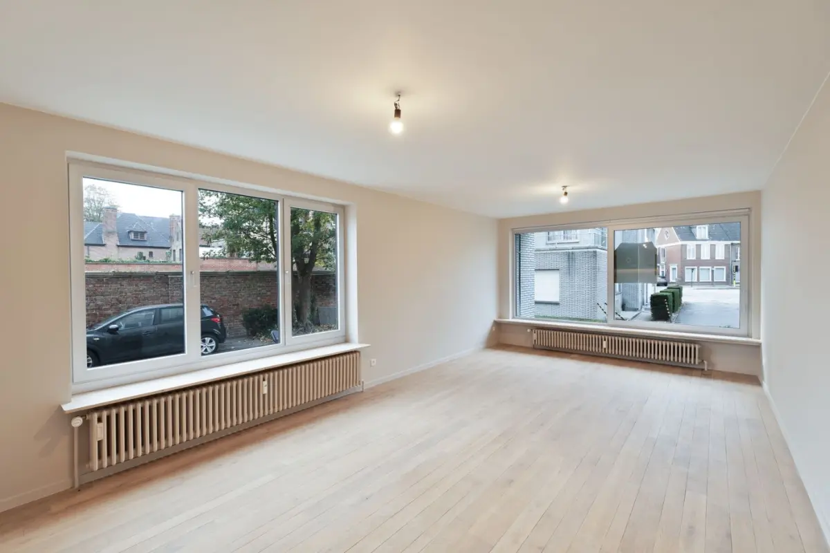 Appartement te  huur in Sint-Andries 8200 985.00€ 2 slaapkamers 93.00m² - Zoekertje 670256