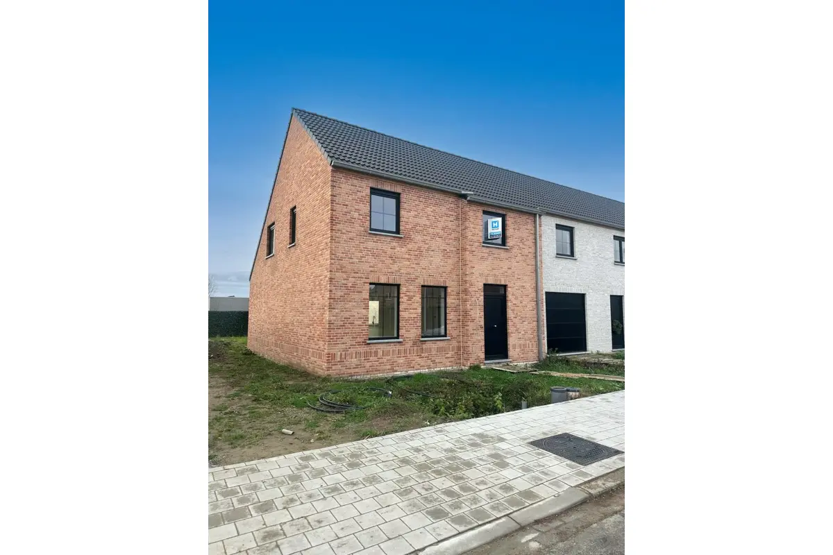 Huis te  koop in Wevelgem 8560 343864.00€ 3 slaapkamers 143.50m² - Zoekertje 670090