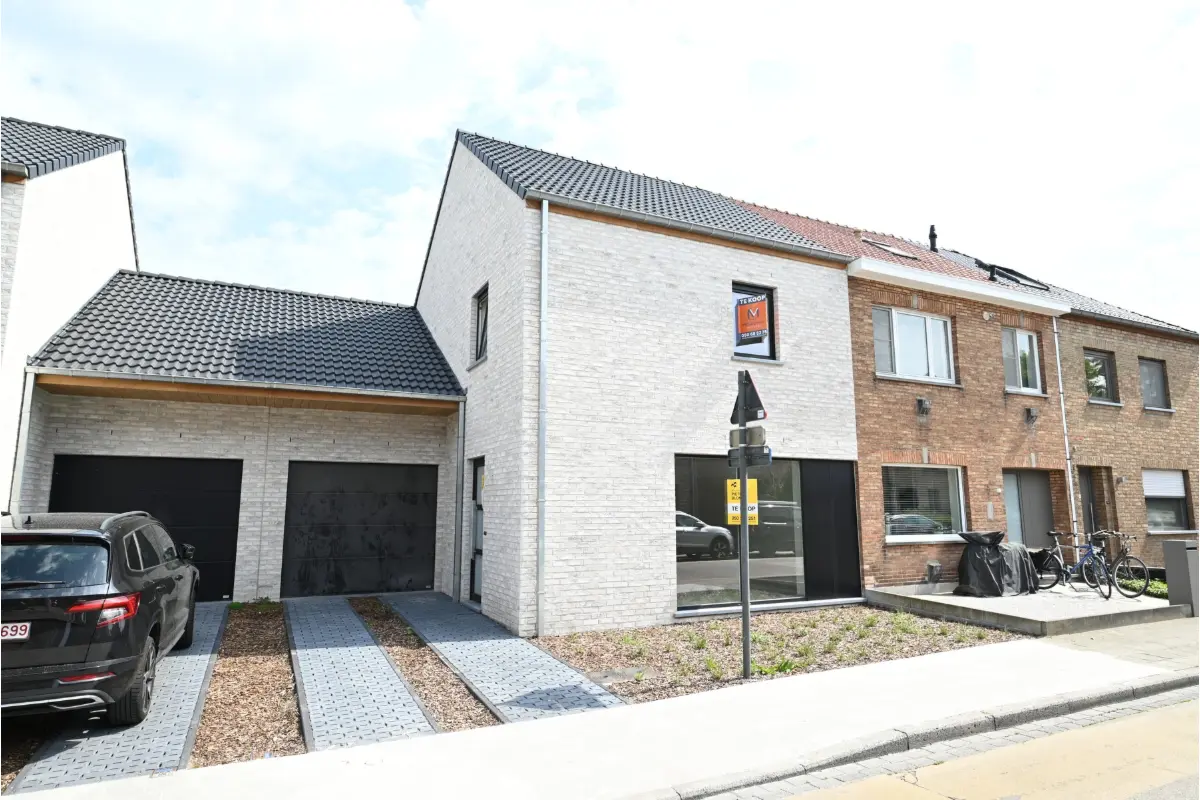 Huis te  koop in Sint-Kruis 8310 472500.00€ 4 slaapkamers m² - Zoekertje 669303