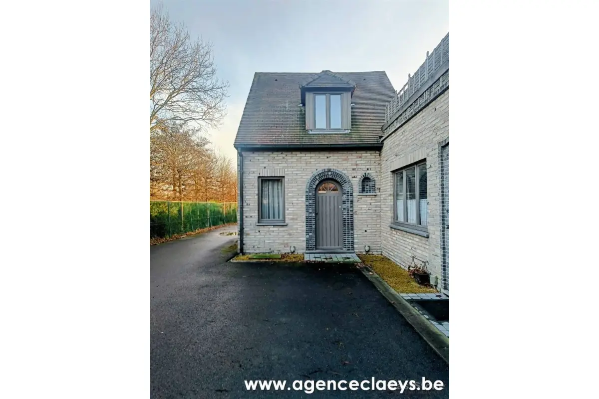 Appartement te  huur in Vlissegem 8421 700.00€ 2 slaapkamers 79.00m² - Zoekertje 670005