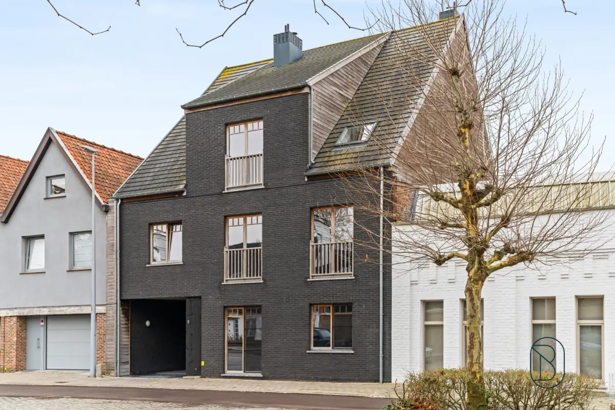Appartement te  koop in Roeselare 8800 360000.00€ 2 slaapkamers 180.00m² - Zoekertje 672194