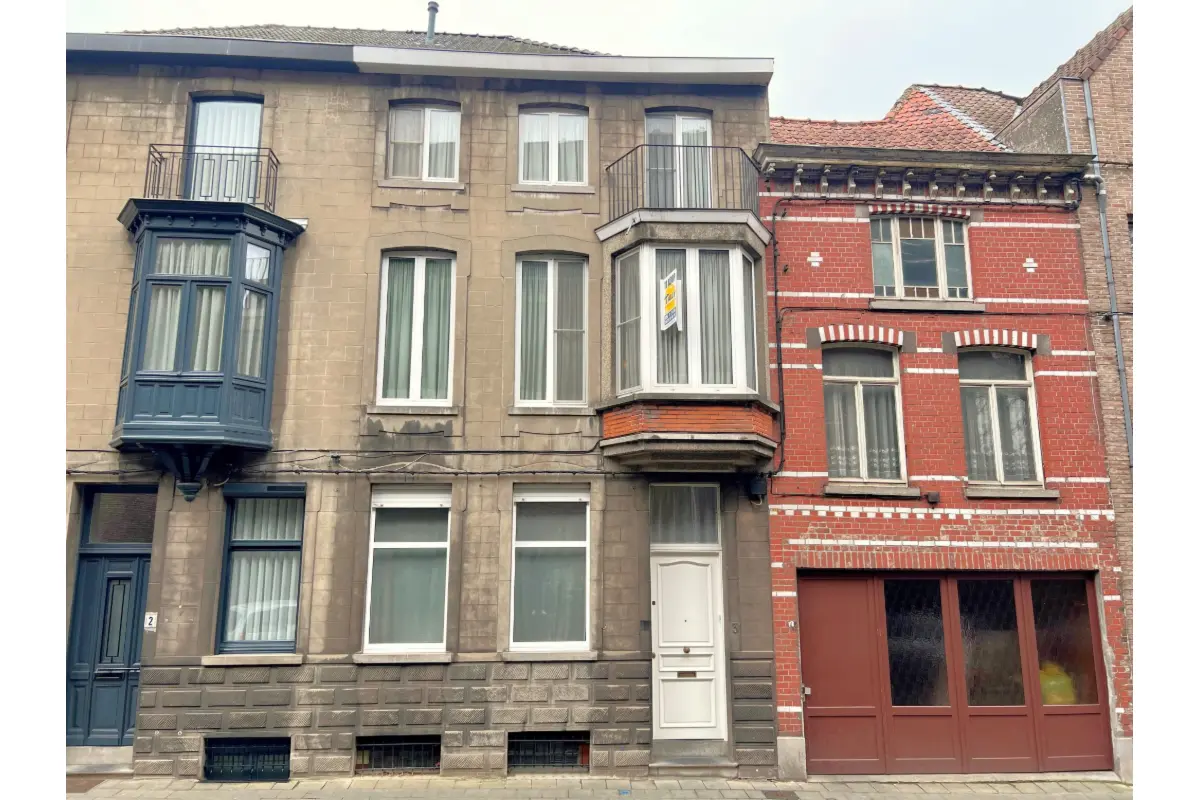 Herenhuis te  koop in Menen 8930 179000.00€ 6 slaapkamers 180.00m² - Zoekertje 671941