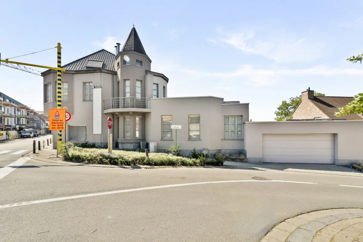 Huis te  koop in Anzegem 8570 499500.00€ 5 slaapkamers 336.00m² - Zoekertje 672195